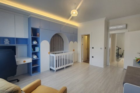 Аренда квартиры  в Аланье, Анталье, Турция 3+1, №216683 – фото 2