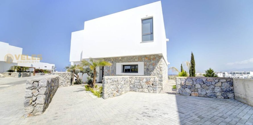 Villa  4+1  Bahçeli, Girne,  №213923