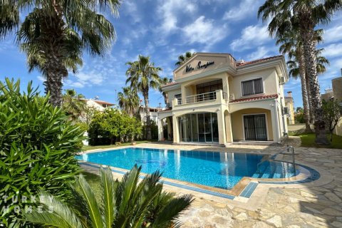 ویلا در  Belek ، ترکیه 4 خوابه ، 200 متر مربع.  شماره 233320