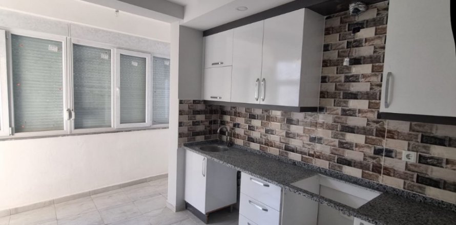 2+1 Apartment  in Antalya, Turkey No. 211339