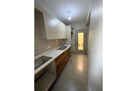 2+1 Wohnung  in Küçükçekmece, Istanbul, Türkei Nr. 216043 - 11