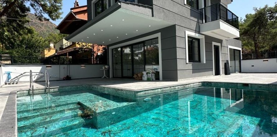 5+1 Villa  i Marmaris, Mugla, Tyrkiet Nr. 211975