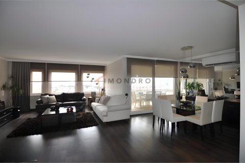 آپارتمان در Konyaalti،  Antalya ، ترکیه 3 خوابه ، 190 متر مربع.  شماره 215084 - 1