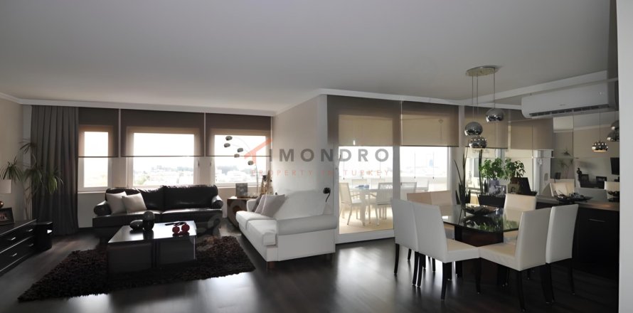 آپارتمان در Konyaalti،  Antalya ، ترکیه 3 خوابه ، 190 متر مربع.  شماره 215084