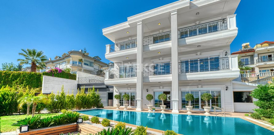 Вилла 5+1 в Аланье, Анталья, Турция №215008