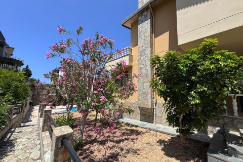 ویلا در  Kestel ، ترکیه 3 خوابه ، 350 متر مربع.  شماره 217431 - 18