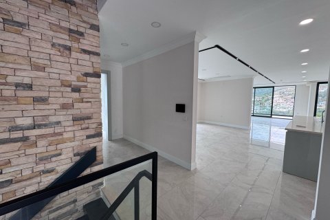 ویلا در  Alanya ، ترکیه 5 خوابه ، 680 متر مربع.  شماره 217429 - 14