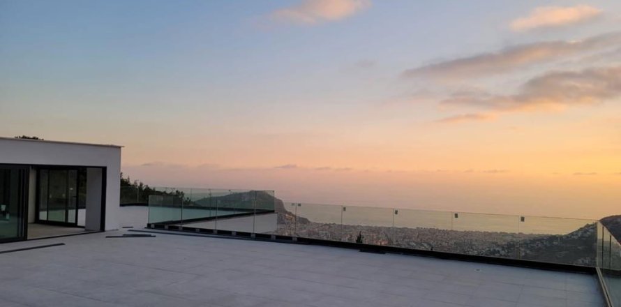 ویلا در  Alanya ، ترکیه 5 خوابه ، 680 متر مربع.  شماره 217429