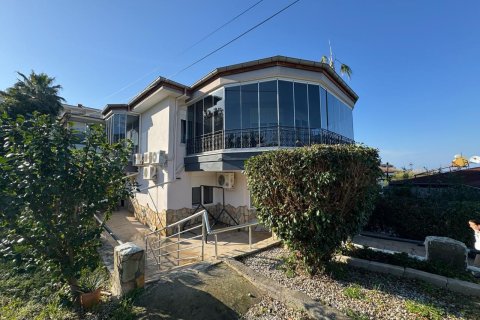 Villa for sale  in Alanya, Antalya, Turkey, 4 bedrooms, 200m2, No. 221068 – photo 1