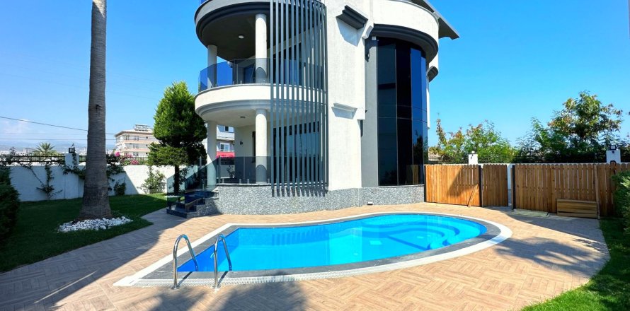 4+1 Villa  in Antalya, Turkey No. 222921