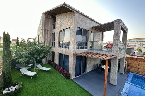 ویلا در  Serik ، ترکیه 3 خوابه ، 208 متر مربع.  شماره 223356