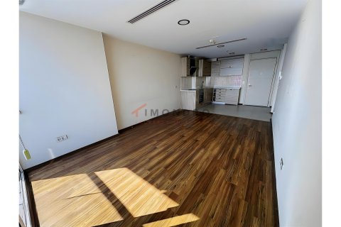 1+1 Wohnung  in Zeytinburnu, Istanbul, Türkei Nr. 224440 - 9