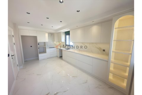 آپارتمان در  Manavgat ، ترکیه 4 خوابه ، 175 متر مربع.  شماره 215013 - 1