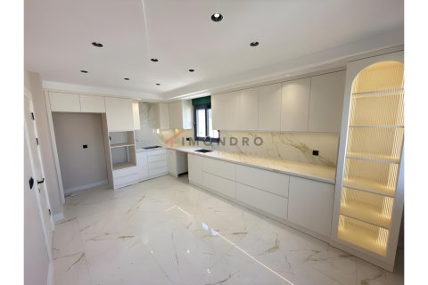 آپارتمان در  Manavgat ، ترکیه 4 خوابه ، 175 متر مربع.  شماره 215013 - 2