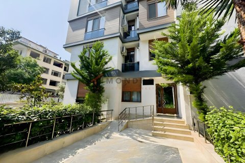 Продажа квартиры в Кадыкёе, Стамбуле, Турция 2+1, 80м2, №229031 – фото 2
