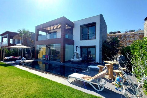 5+2 Villa  in Bodrum, Mugla, Türkei Nr. 215434 - 1