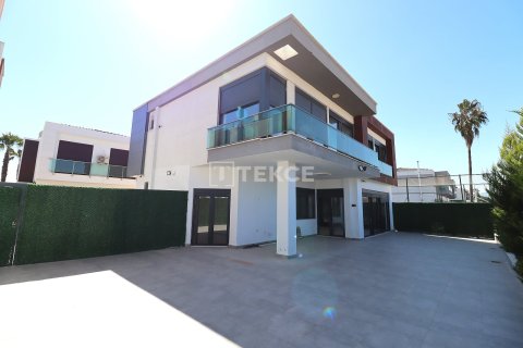 5+1 Villa  i Dosemealti, Antalya, Tyrkiet Nr. 222163 - 8