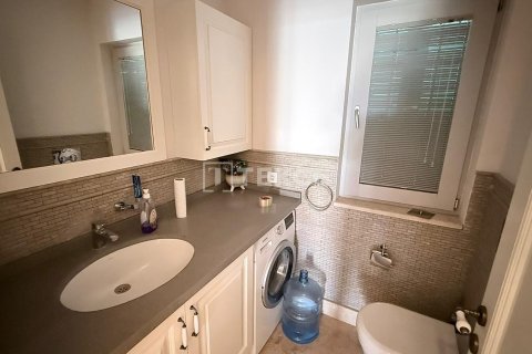 3+1 Villa  in Cesme, Izmir, Türkei Nr. 224725 - 26