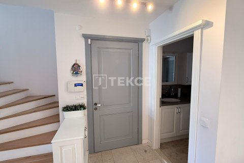 3+1 Villa  in Cesme, Izmir, Türkei Nr. 224725 - 27