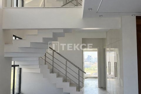 5+1 Villa  in Menderes, Izmir, Türkei Nr. 224726 - 23