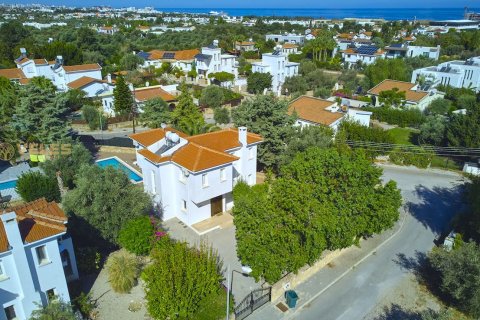 Продажа виллы  в Озанкое, Гирне, Северный Кипр 3+1, 135м2, №214456 – фото 4