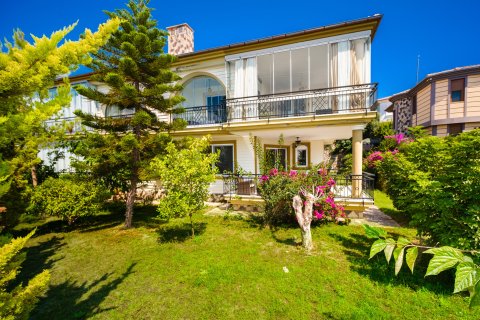 3+1 Villa  in Antalya, Turkey No. 222937