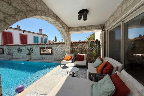 Продажа виллы  в Чешме, Измире, Турция 6+1, 350м2, №212146 – фото 1