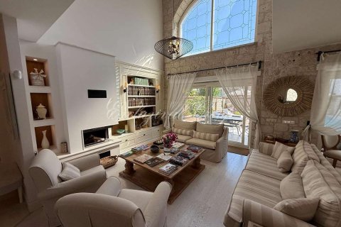 Продажа виллы  в Чешме, Измире, Турция 6+1, 350м2, №212146 – фото 3