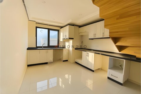 3+1 Wohnung  in Eyup, Istanbul, Türkei Nr. 221715 - 3