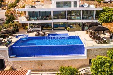 ویلا در  Kas ، ترکیه 4 خوابه ، 300 متر مربع.  شماره 221600