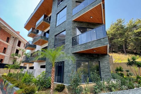 2+1 Apartment  in Alanya, Antalya, Turkey No. 231218