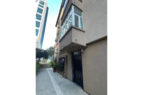 2+1 Wohnung  in Besiktas, Istanbul, Türkei Nr. 226886 - 17