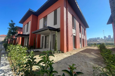 3+1 Apartment  in Istanbul, Turkey No. 233194