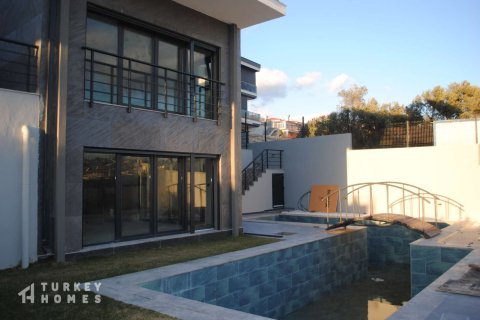 5+1 Villa  in Cesme, Izmir, Türkei Nr. 233193 - 2