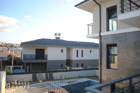 5+1 Villa  in Cesme, Izmir, Türkei Nr. 233193 - 14