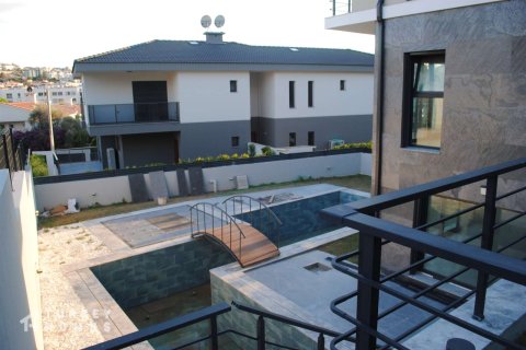 5+1 Villa  in Cesme, Izmir, Türkei Nr. 233193 - 15