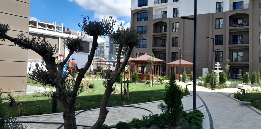 5+1 Apartment in Basaksehir, Istanbul, Turkey No. 212883