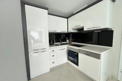 Аренда квартиры  в Аланье, Анталье, Турция 1+1, 65м2, №216655 – фото 16