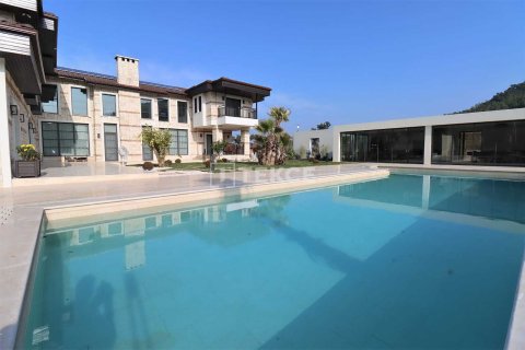 9+5 Villa  i Kusadasi, Aydin, Tyrkia Nr. 212584 - 2