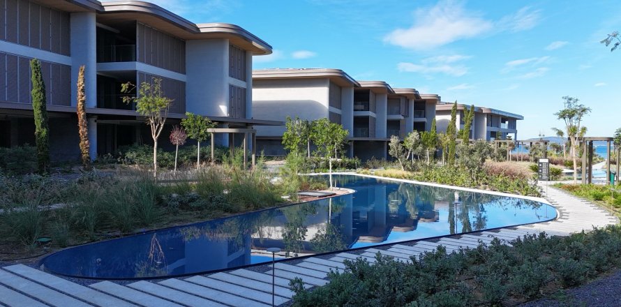 2+1 Apartment  in Cesme, Izmir, Turkey No. 223282