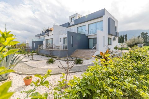 Квартира  2-х ком. в Гирне, Северный Кипр №223288