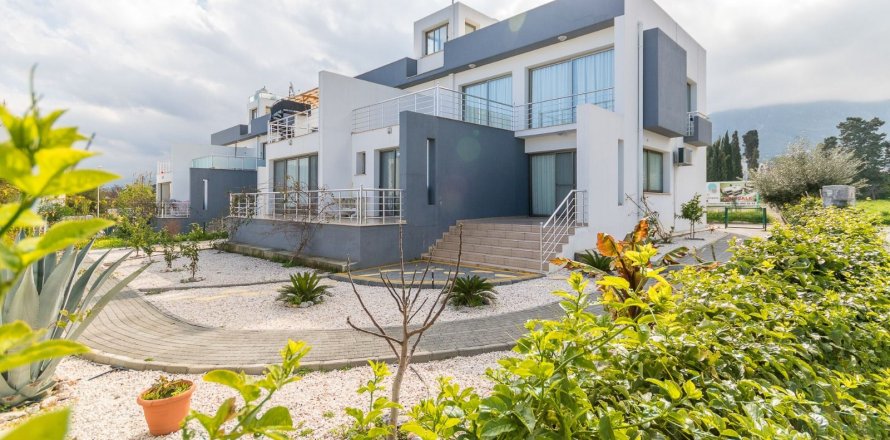 Квартира  2-х ком. в Гирне, Северный Кипр №223288