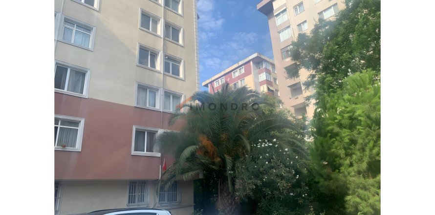 3+1 Apartment  in Gungoren, Istanbul, Turkey No. 215314