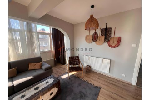 Продажа квартиры  в Бейоглу, Стамбуле, Турция 1+1, 70м2, №215317 – фото 3