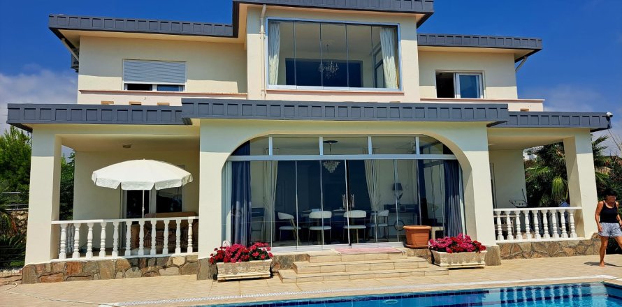 3+2 Villa  i Incekum, Antalya, Tyrkia Nr. 217598