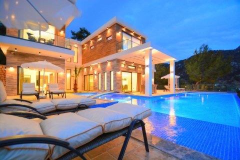 3+1 Villa i Kalkan, Antalya, Turkiet Nr. 234006 - 1