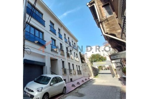 2+1 Wohnung in Besiktas, Istanbul, Türkei Nr. 225677 - 1
