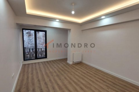 2+1 Wohnung in Besiktas, Istanbul, Türkei Nr. 225677 - 4