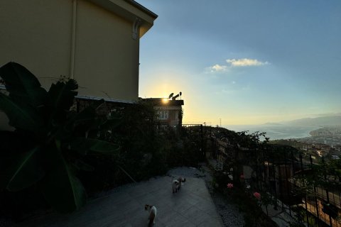 Аренда квартиры  в Аланье, Анталье, Турция 3+1, 200м2, №216833 – фото 17