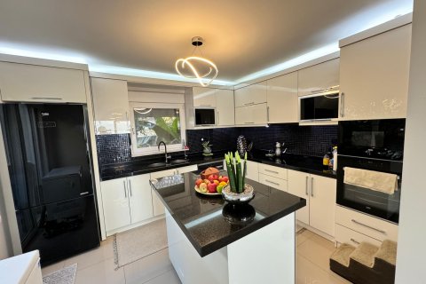 Аренда квартиры  в Аланье, Анталье, Турция 3+1, 200м2, №216833 – фото 24